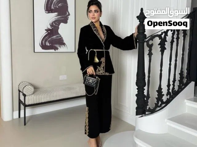 طقم دبل ببليزر ملكي... فخامة تليق بذوقك الراقي