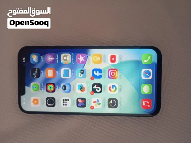 ايفون 14 بلس مستعمل بحالة ممتازة بسعة 256 جيجابايت مع شاحن ولون أسود