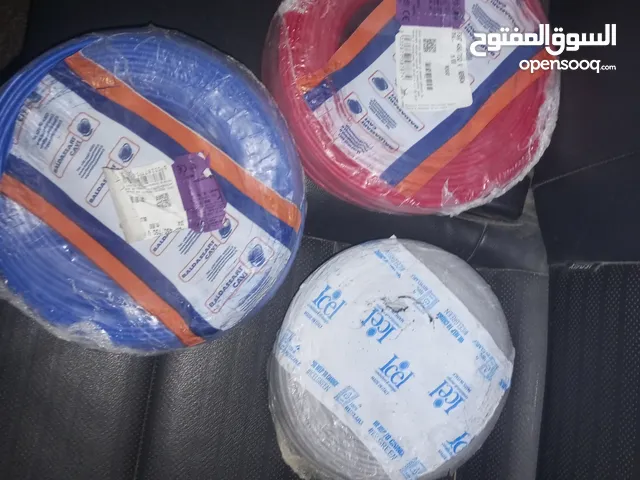 3لفات نحاس اسلاك كهربائية جديدة. الصنع: إيطاليا منهم زوز رقمهم (4 ملي)  منهم وحدة رقمها (2.5 ملي)