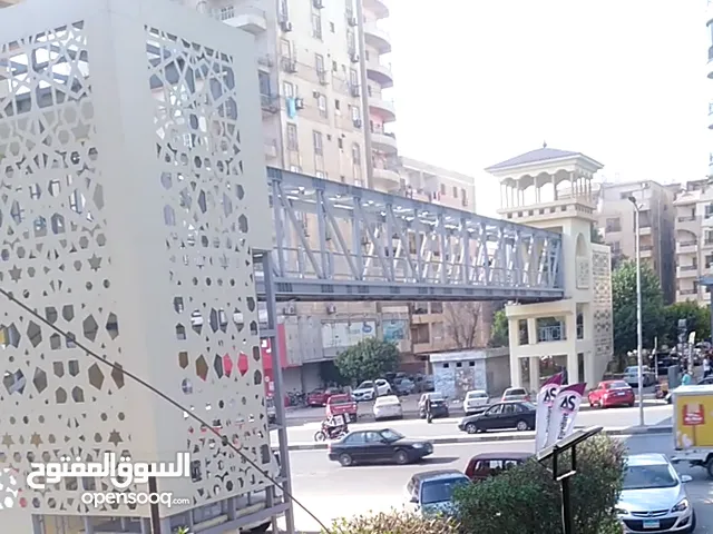 من المالك مباشرة شقة للبيع على احمد الزمر الرئيسي الحي العاشر م نصر امام رنين سكني او اداري