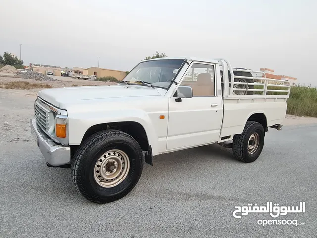 Nissan patrol pickup 1990 GCC price 18,000 AED