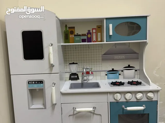 للبيع مطبخ اطفال بحالة ممتازة مع ملحقاته السعر 17 دينار