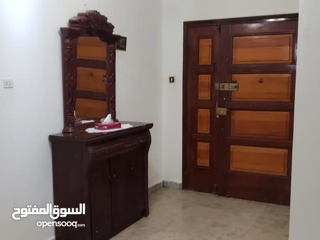 شقة للإيجار في زاوية الددهماني بالقرب من الفوانيس الدور الخامس