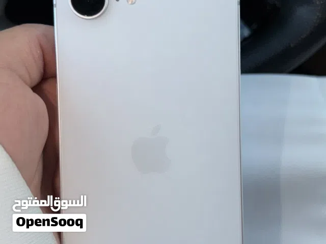 Apple iPhone 16e 128 GB in Al Riyadh