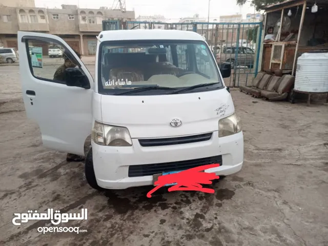 Used Toyota Tundra in Aden