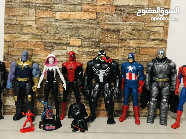 مجموعة مميزة من شخصيات الأبطال الخارقين