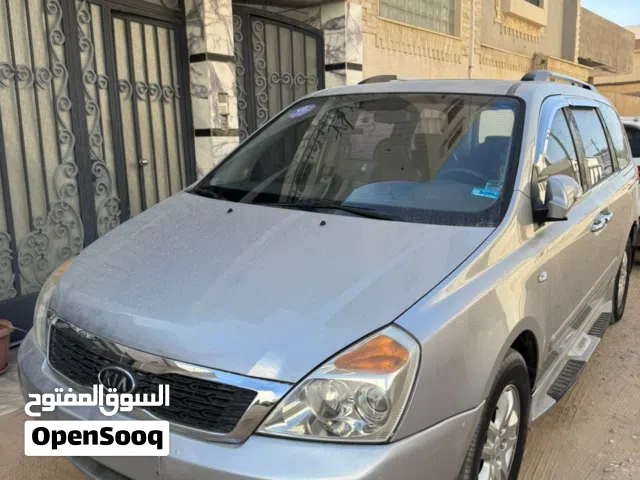 2010 كيا كرنفال LX