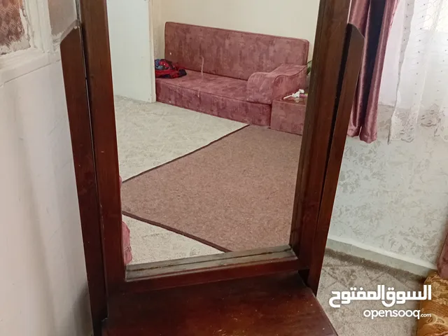 ملحق مراية خشب بلوط مع هزاز بيبي مع صورتين سيارات للبيع