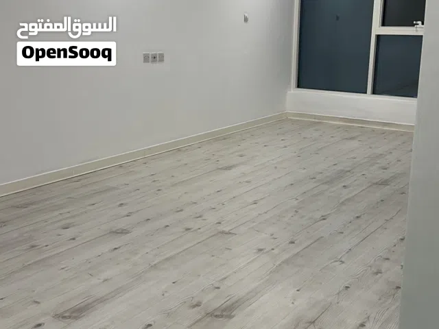 شقة بالجابرية 4 غرف و3 حمامات وحمام ماسترد وصابون ومطبخ