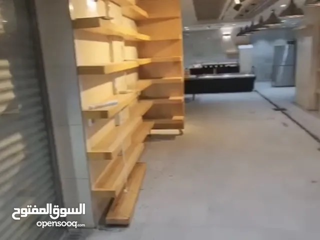 محل للإيجار رام الله عين مصباح الشارع الرئيسي مساحة 140 متر طابقين مصعد