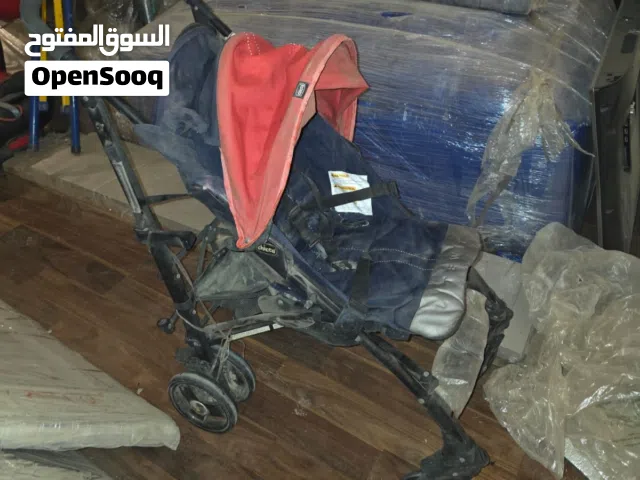 عربة أطفال stroller بحاله جيدة و car seat للاطفال وكرسي طعام للاطفال علوي مع الطرابيزة ماركة chicco