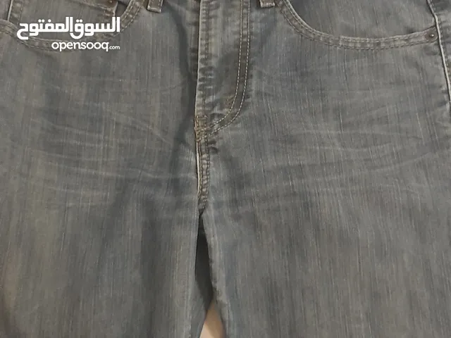 بنطلون جينز Levi's اصلي استعمال خفيف جدا