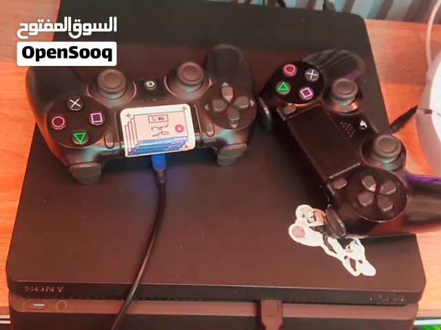 جهاز ps4 slim 1000g الجهاز استخدام شخصي وكالة سعر الجهاز مع حساب امريكي وحساب ايماراتي