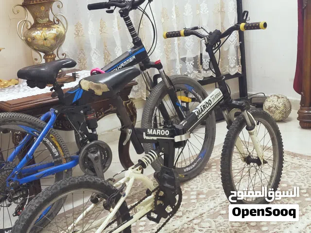 1-دراجه maroo  ممتازه و خمس سرعات.  2- دراجه pock ممتازه جدا. السعر 60دك للتفاوض شرط شراء الاثنين