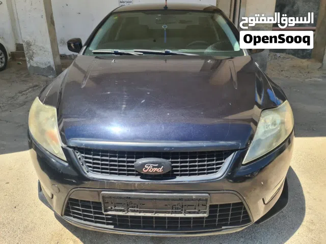 2009 فورد مونديو Standard