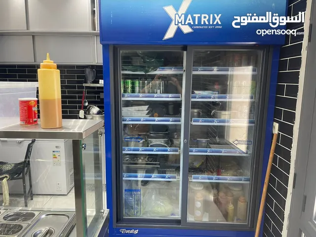 مطعم برجر وسناكات للبيع بكامل المعدات والديكور