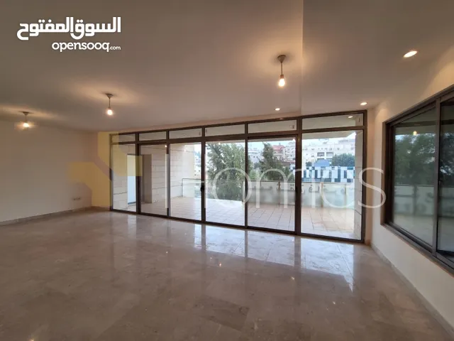 شقة طابقية للبيع في جبل عمان بمساحة بناء 260م
