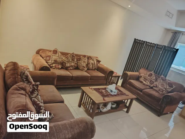 طقم كنب بحالة جيدة جدا
