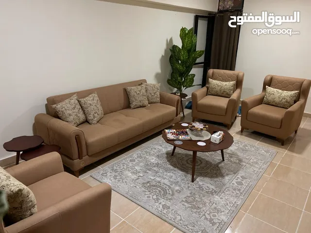 أنتريه من قباني للأثاث للبيع بحالة ممتازة