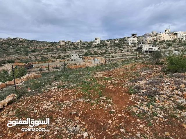 ارض للبيع وسط عطاره بجانب المدرسه والبلديه سعر حرق