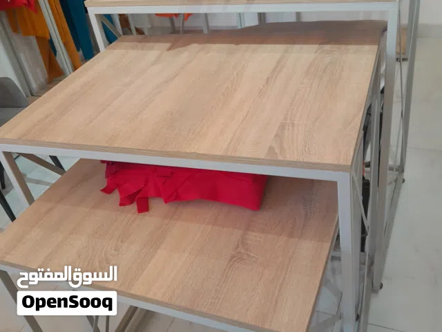 ستاندات محل ملابس مستعملات للبيع