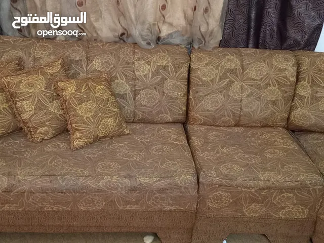كورنر للبيع خشبو نظيف وثقيل