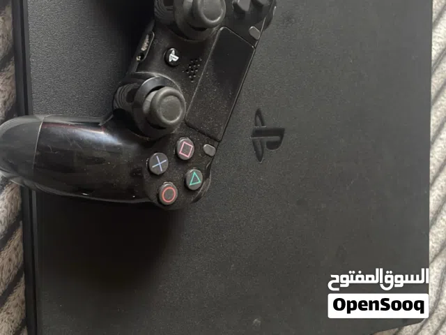 بلاستيشن 4نضيفه وياها حساب بس انته غير البسورد و خلاص
