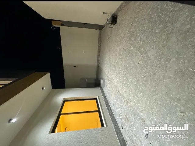 180m2 3 Bedrooms Apartments for Rent in Tabuk Al safa