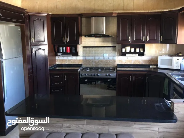 شقة طابقية مميزة للبيع( ليست اسكان)