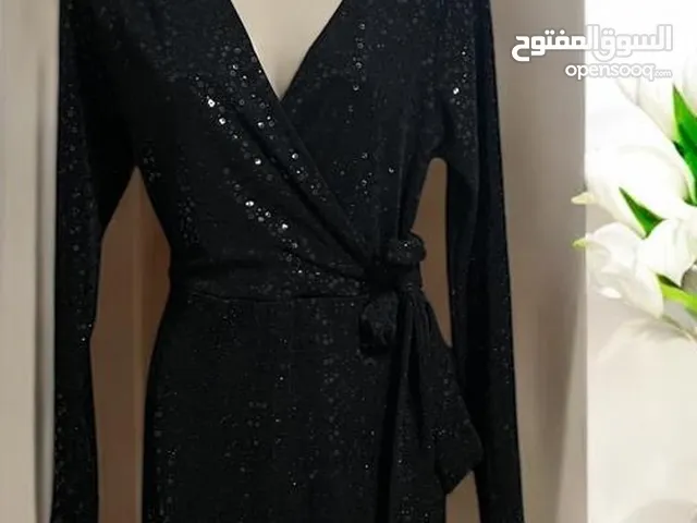 للبيع فساتين وتوب سواريه جديد براند Bsb,Bbe