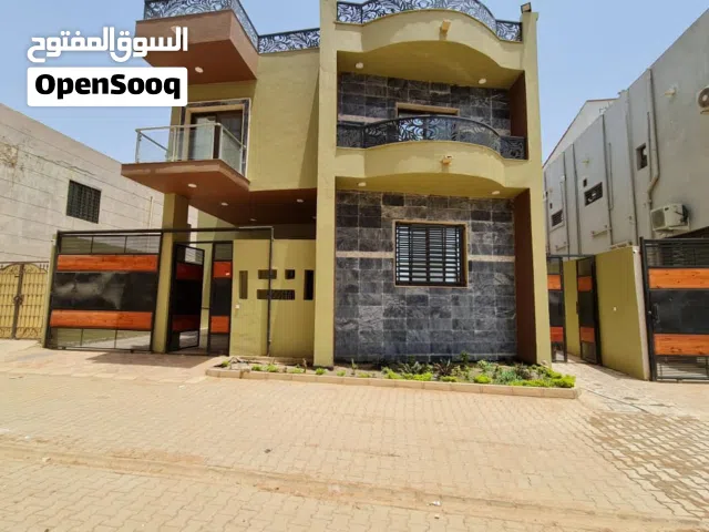 300 m2 More than 6 bedrooms Villa for Sale in Khartoum Kafouri