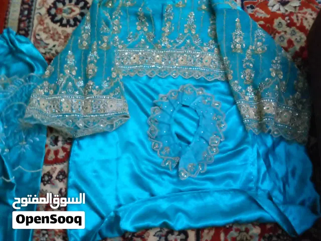 2بدلة صغيرة للبيع نظيفة شبه جديدة