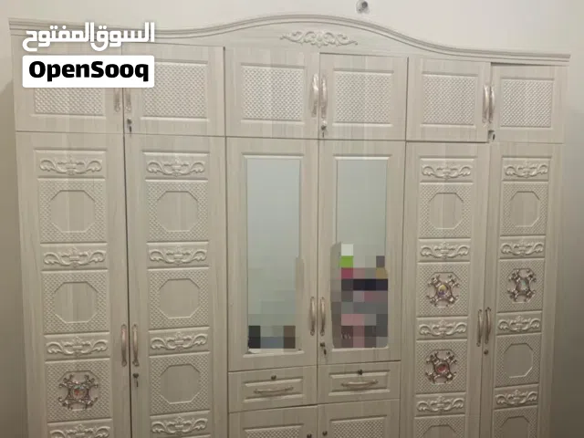دولاب وتسريحة وكرسي التسريحه