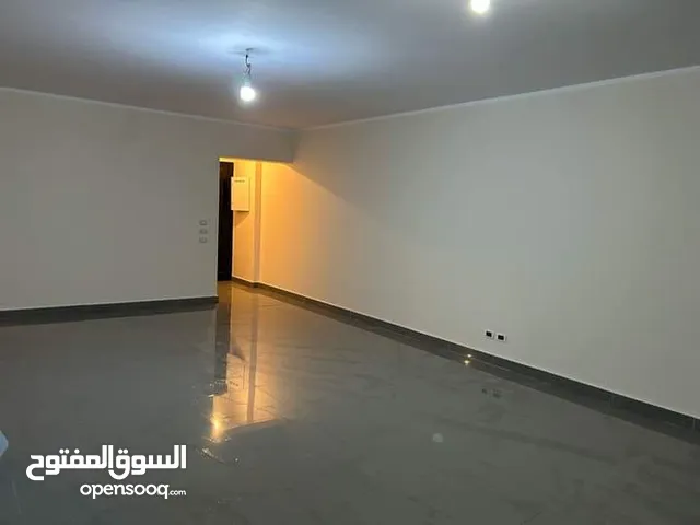 شقة أرضي بمدخل خاص للبيع بمصر الجديدة من شارع العروبة صلاح سالم