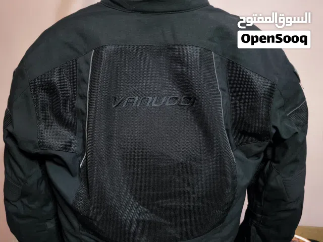 للبيع جاكيت ايطالي اصلي جديد ينفع صيفي شتوي قياس 48 VANUCCI