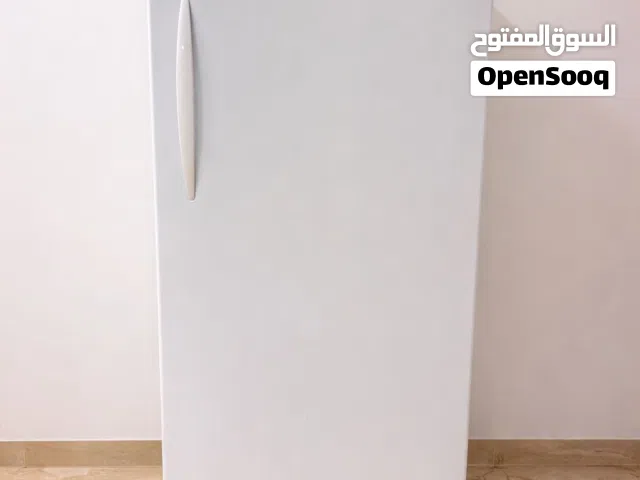 فريزر مستعمل بحالة ممتازة