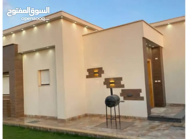 165 m2 4 Bedrooms Townhouse for Sale in Tripoli Ain Zara