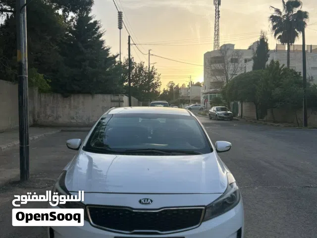 2018 كيا سيراتو Standard