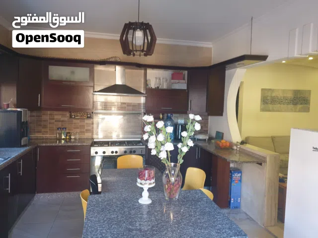 شقة 150م شارع السلام خلف مطعم حمادة بالقرب من مدرسة الجاليات