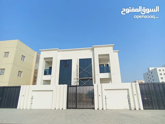 300 m2 4 Bedrooms Villa for Rent in Al Batinah Sohar