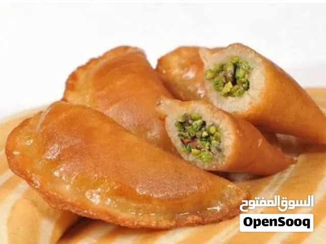 ابحث عن شريك ممول جاد بالعمل لمشروع محل حلويات هريسه بسبوسه عجينه قطايف عصير تمر جميع الاصناف