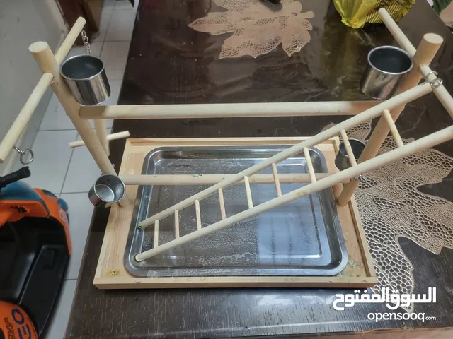 Birds cages and one bird stand in excellent condition for urgent sale n serious bueyrs