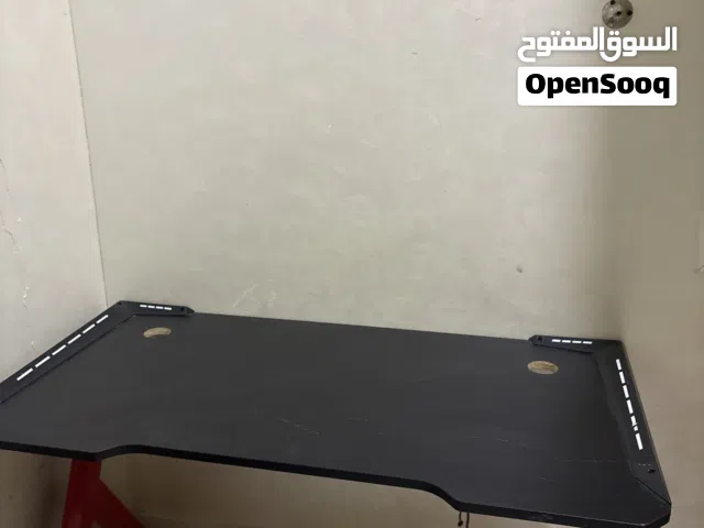 طاوله قيمنك بل جوانب تطلع ليتات