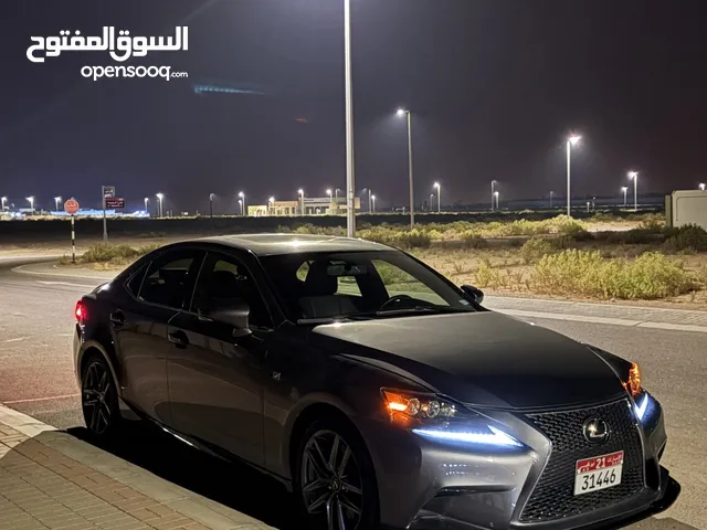 Lexus is350 2015 (low km) rwd