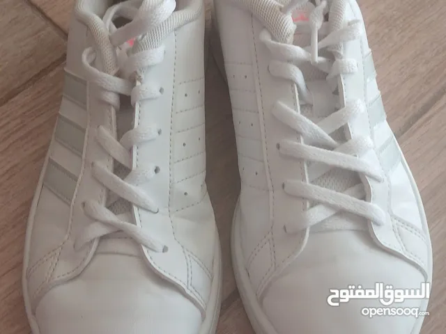 White Sport Shoes in Amman