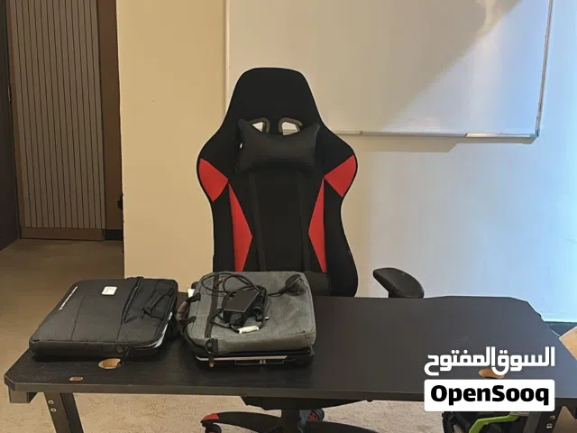كرسي و طاوله ألعاب