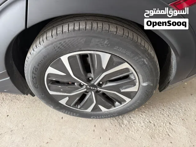 كوشوك كومهو كهرباء EV و جنط كيا EV6 2023 مقاس 19 إنش اصلي كوري صنف ويند بحالة الوكالة