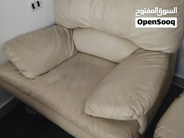 2 صالون جلد مستعمل للبيع