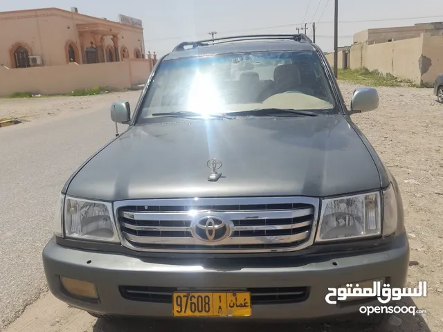 Toyota Land Cruiser 2000 in Al Sharqiya