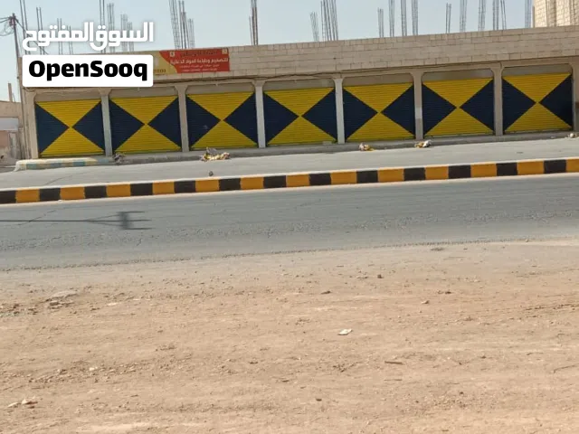 محلات في مجمع مميز في المفرق الخالدية شارع الجيش